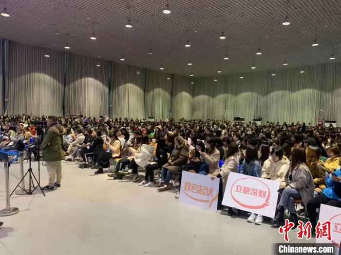 《吹哨人》成都首映礼现场。 杨予頔 摄