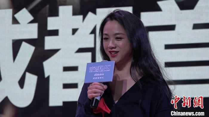 汤唯现身《吹哨人》成都首映礼现场。 杨予頔 摄