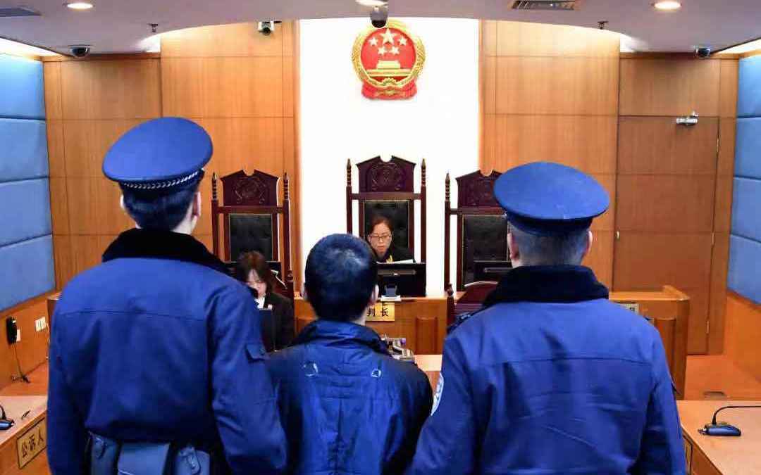 �廪�������ӱ����Աɱ�� ������׷�����˵�λ